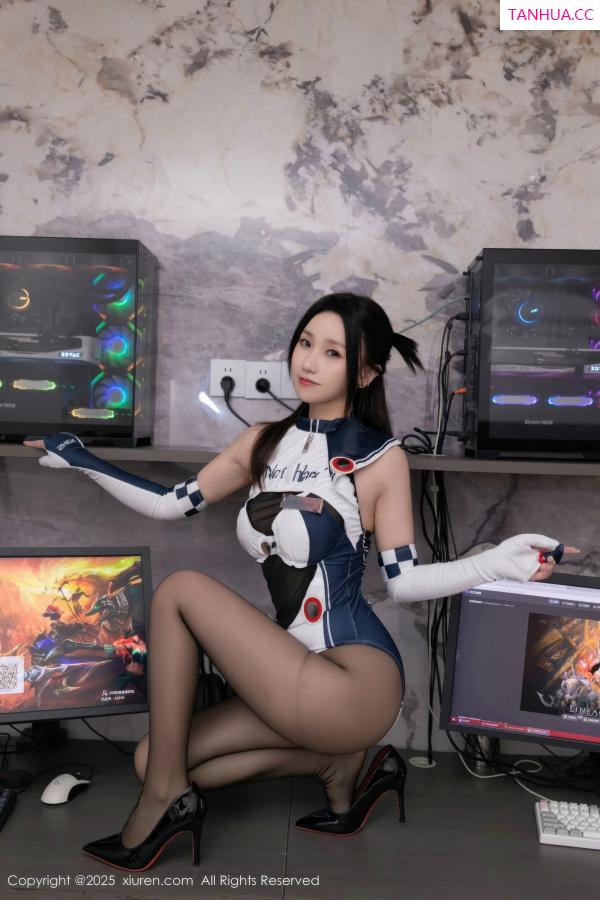   [XiuRen]高清写真图 2025.09.03 No.10723 杏子Yada 性感cos第17张图片